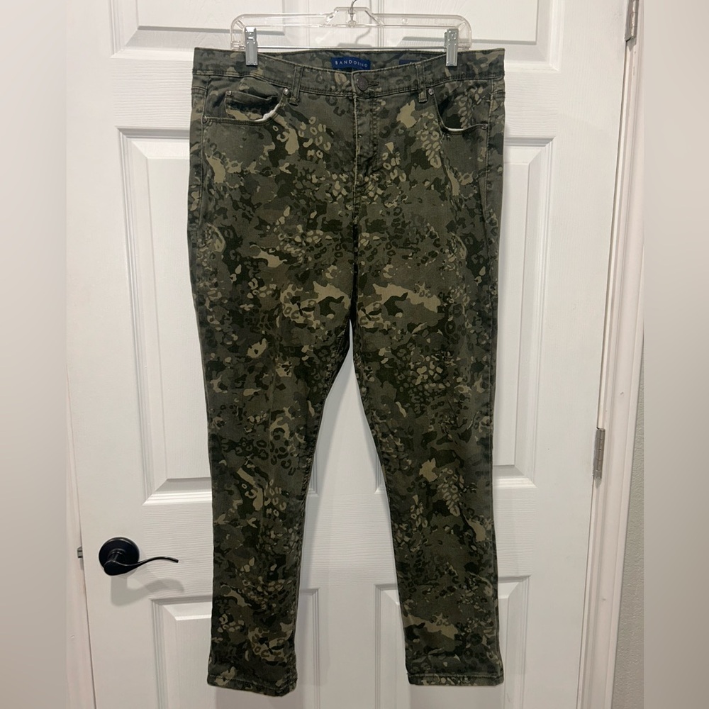Bandolino Women’s Karyn Camo‎ Jeans Size 16W